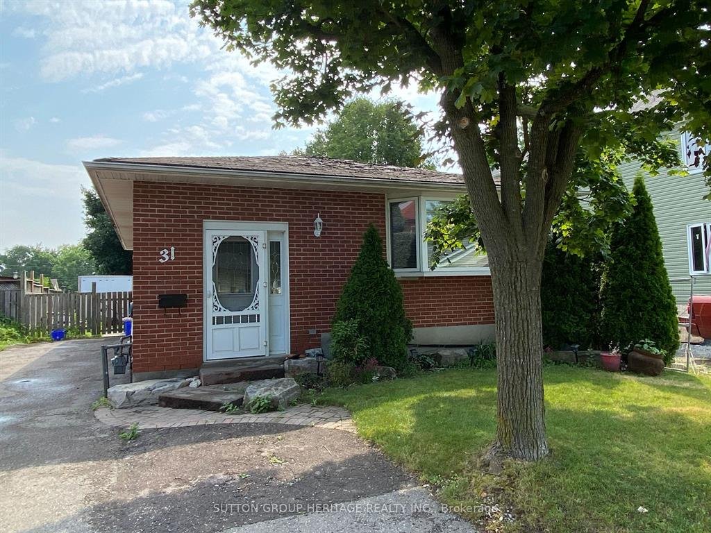 Power of sale property in Clarington: 31 Lambs Lane Clarington, ON L1C 3G2