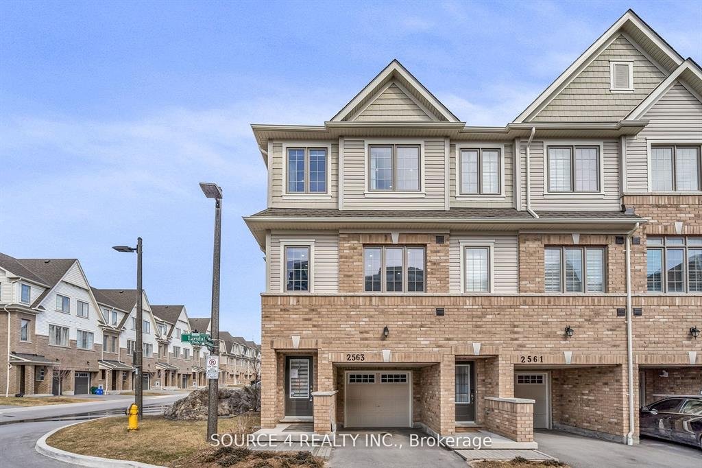 Power of sale property in Oshawa: 2563 Larida Path #107 Oshawa, ON L1L 0P9