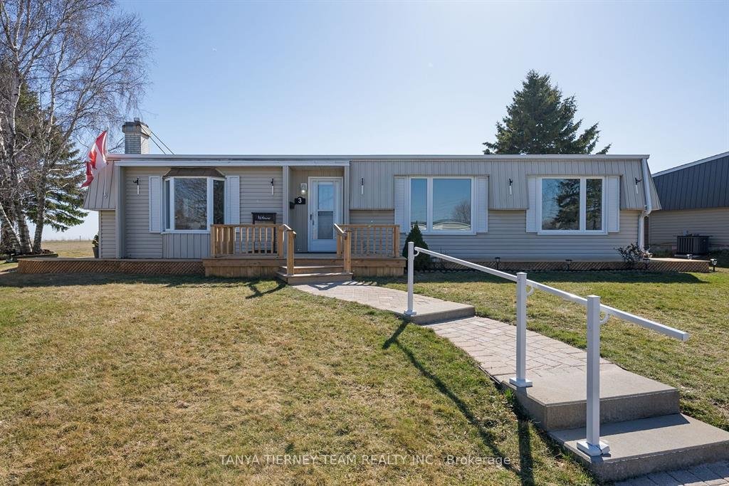 Power of sale property in Clarington: 3 Bluffs Road Clarington, ON L1B 1A3