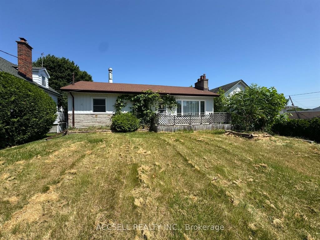 Power of sale property in Oshawa: 24 Switzer Drive  Oshawa, ON L1G 3J1