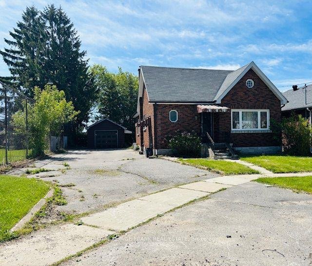 Power of sale property in Oshawa: 213 Banting Avenue  Oshawa, ON L1H 2M8