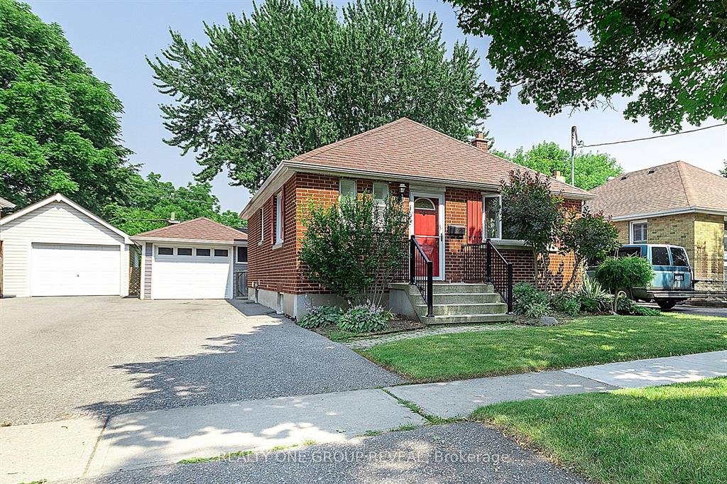 Power of sale property in Oshawa: 629 Grierson Street  Oshawa, ON L1G 5J3