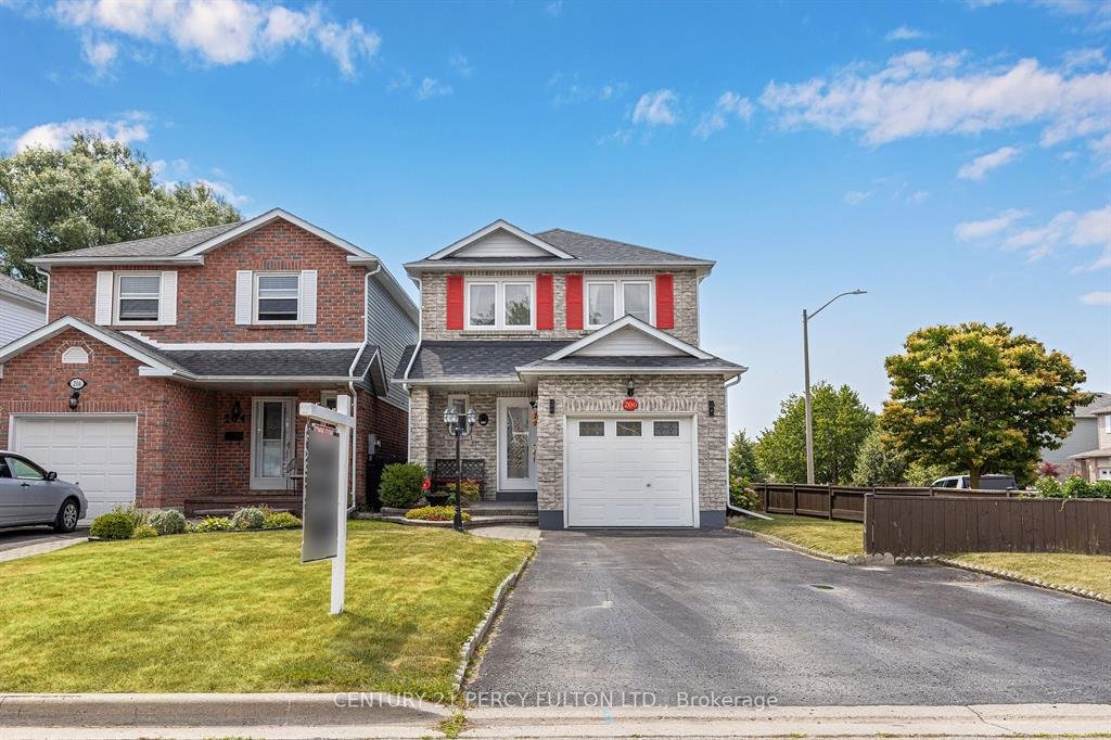 Power of sale property in Oshawa: 206 Adele Crescent  Oshawa, ON L1J 7W5