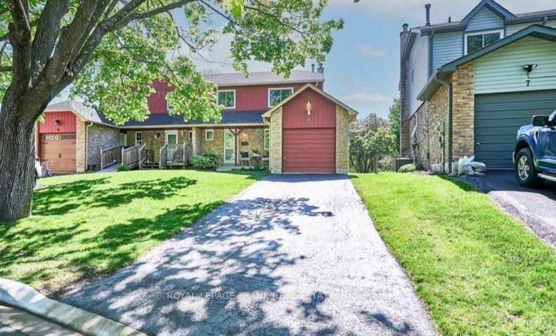 Power of sale property in Whitby: 9 Beecroft Court  Whitby, ON L1P 1C7