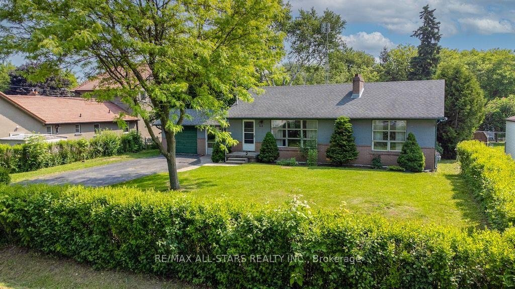 Power of sale property in Whitby: 59 Queens Road  Whitby, ON L1P 1K4