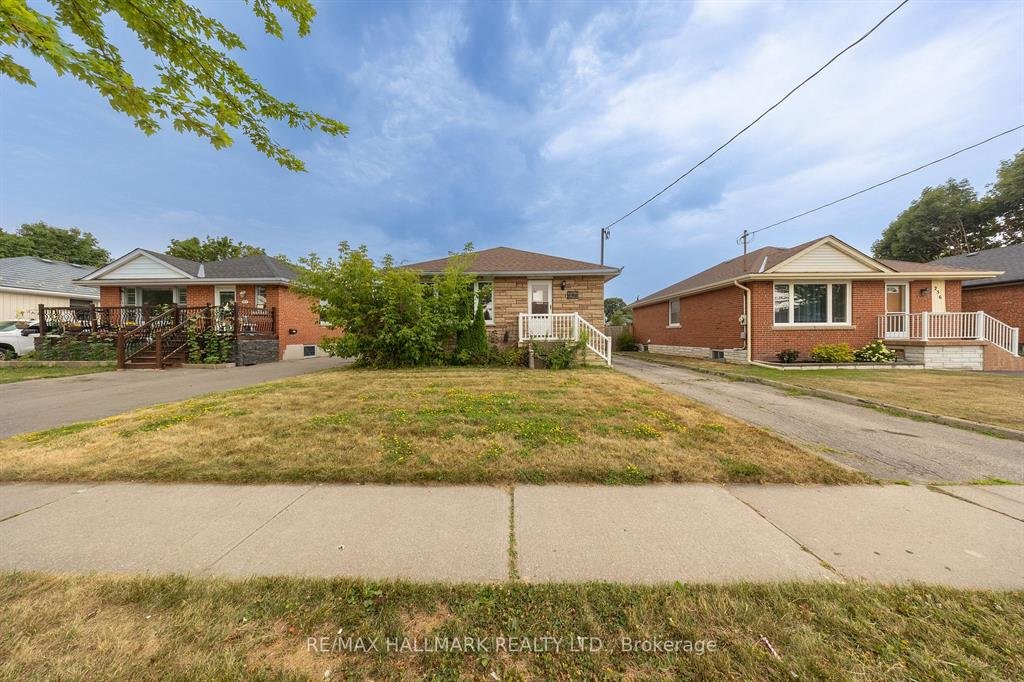 Power of sale property in Oshawa: 260 Farewell Avenue Oshawa, ON L1H 6L9