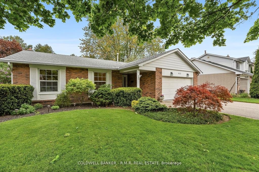 Power of sale property in Oshawa: 922 Wyldewood Drive  Oshawa, ON L1G 4G1