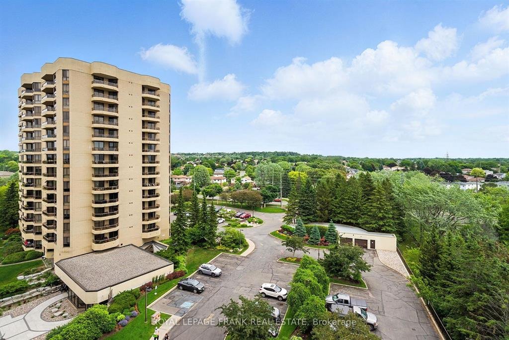 Power of sale property in Oshawa: 700 Wilson Road N #804 Oshawa, ON L1G 7T5