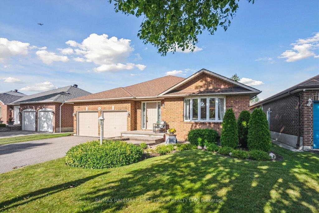 Power of sale property in Whitby: 56 Inglewood Place Whitby, ON L1N 8Z9