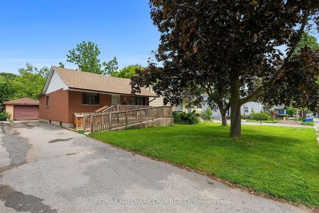 Power of sale property in Ajax: 16 Elgin Street Ajax, ON L1S 1X1