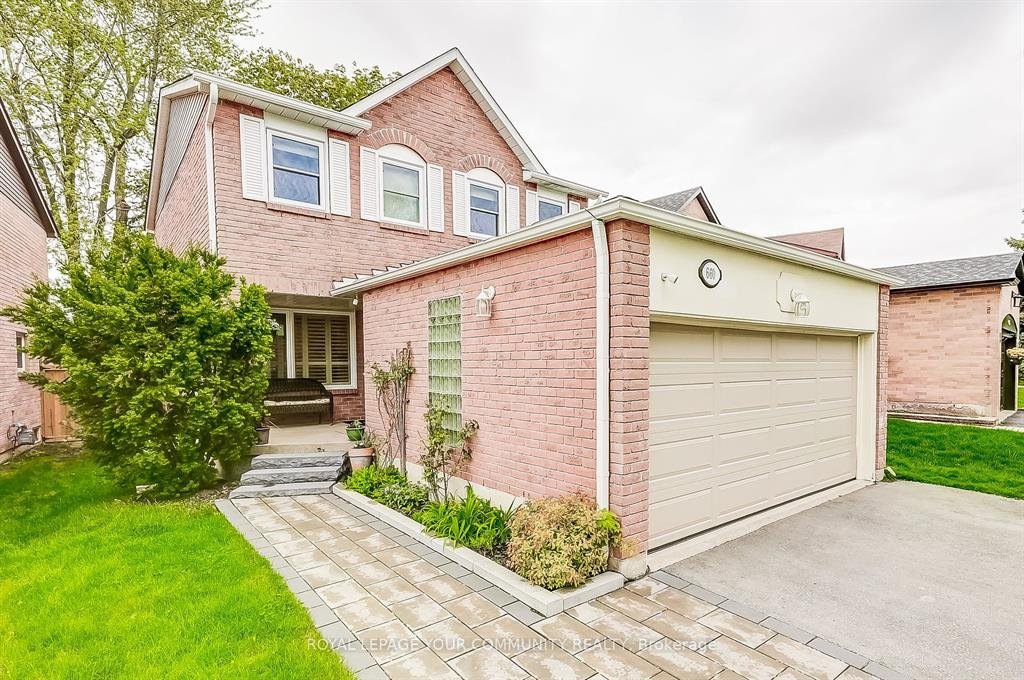 Power of sale property in Pickering: 660 Foxwood Trail  Pickering, ON L1V 3X8