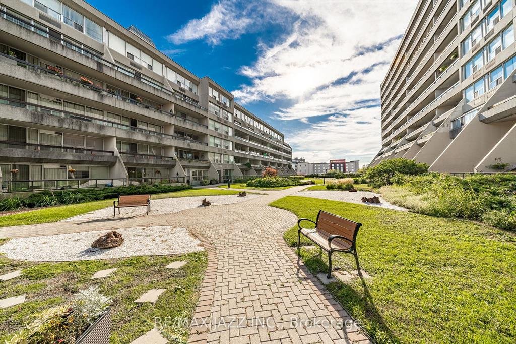Power of sale property in Oshawa: 55 William Street E #1214  Oshawa, ON L1G 7C9