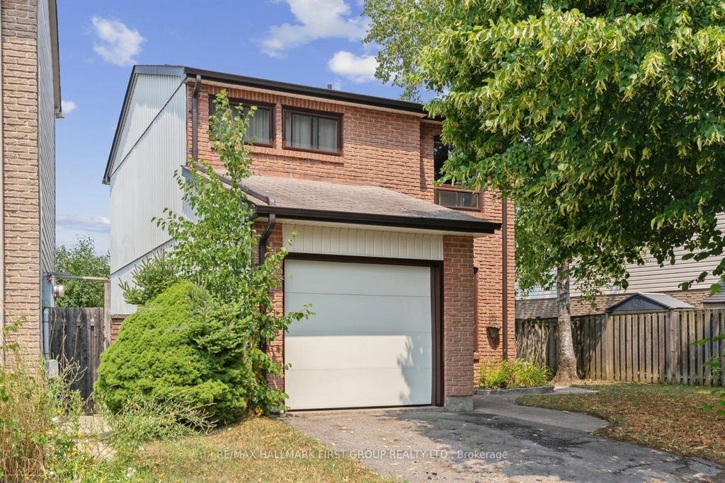 Power of sale property in Ajax: 136 Rands Road N #1 Ajax, ON L1S 3P4