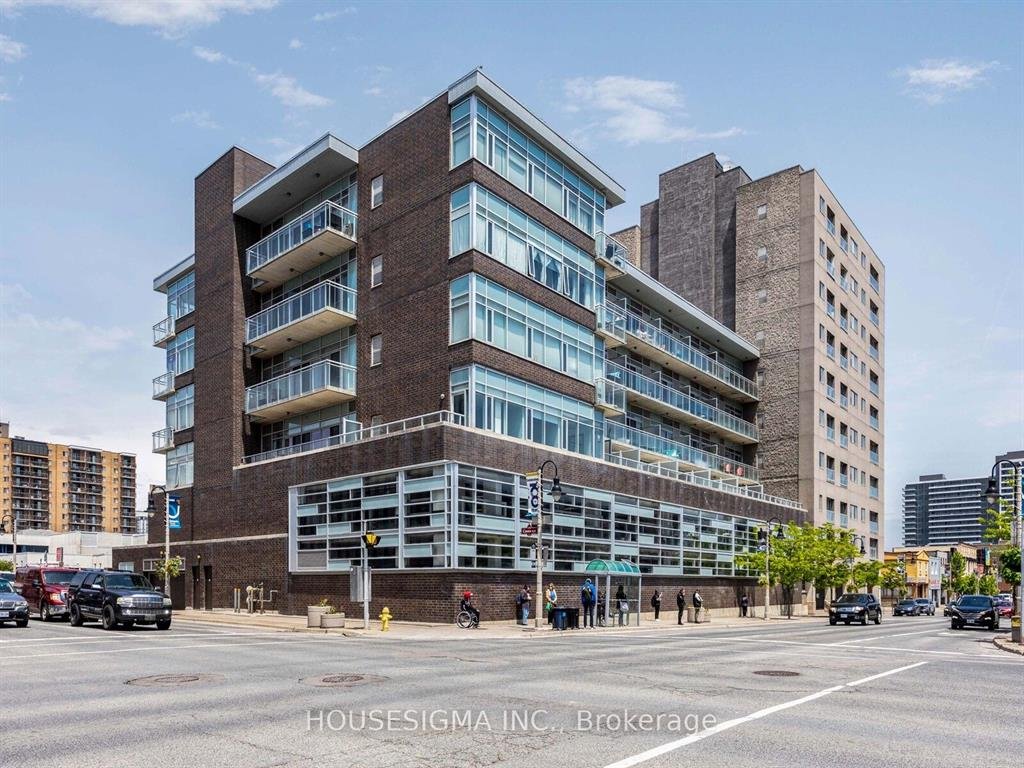 Power of sale property in Oshawa: 44 Bond Street W #313  Oshawa, ON L1G 6R2