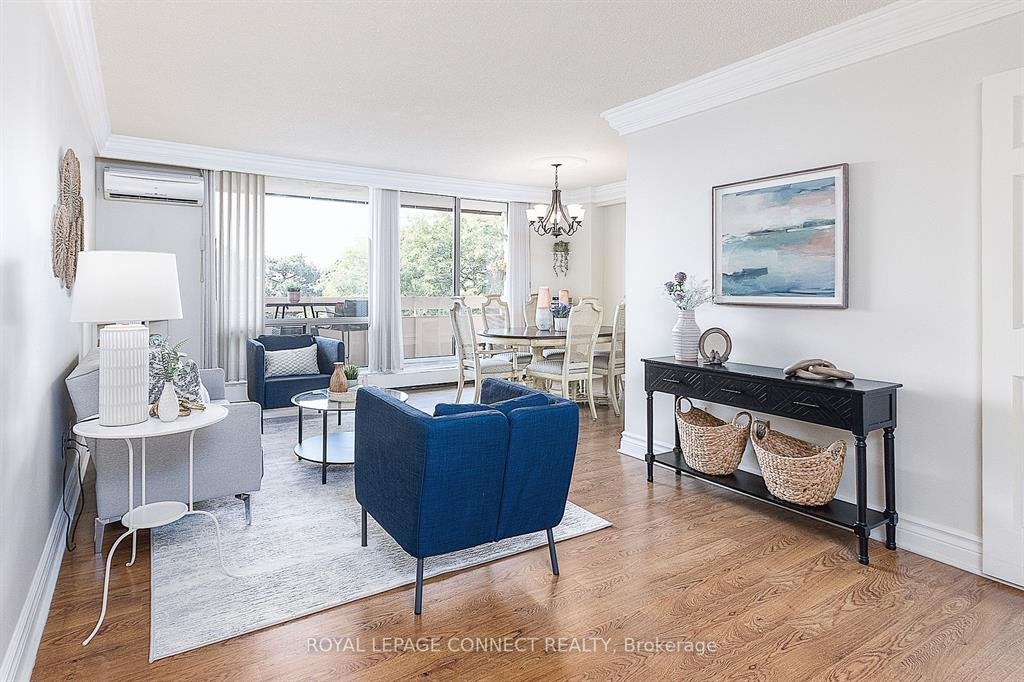 Power of sale property in Pickering: 1210 Radom Street #404  Pickering, ON L1W 2Z3