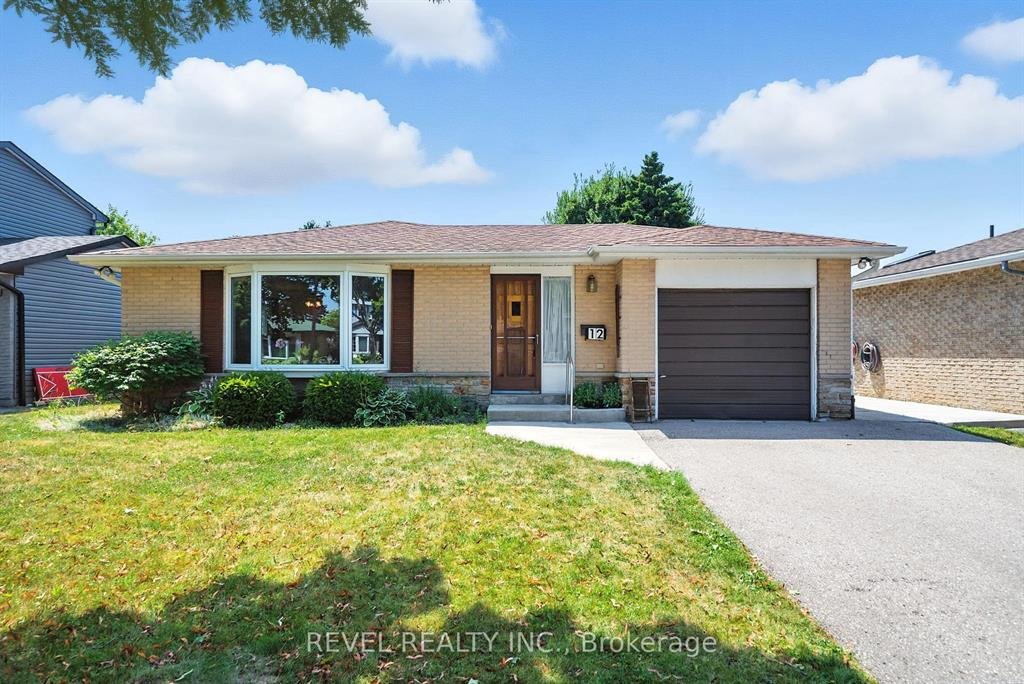 Power of sale property in Ajax: 12 Swanston Crescent Ajax, ON L1S 3J6