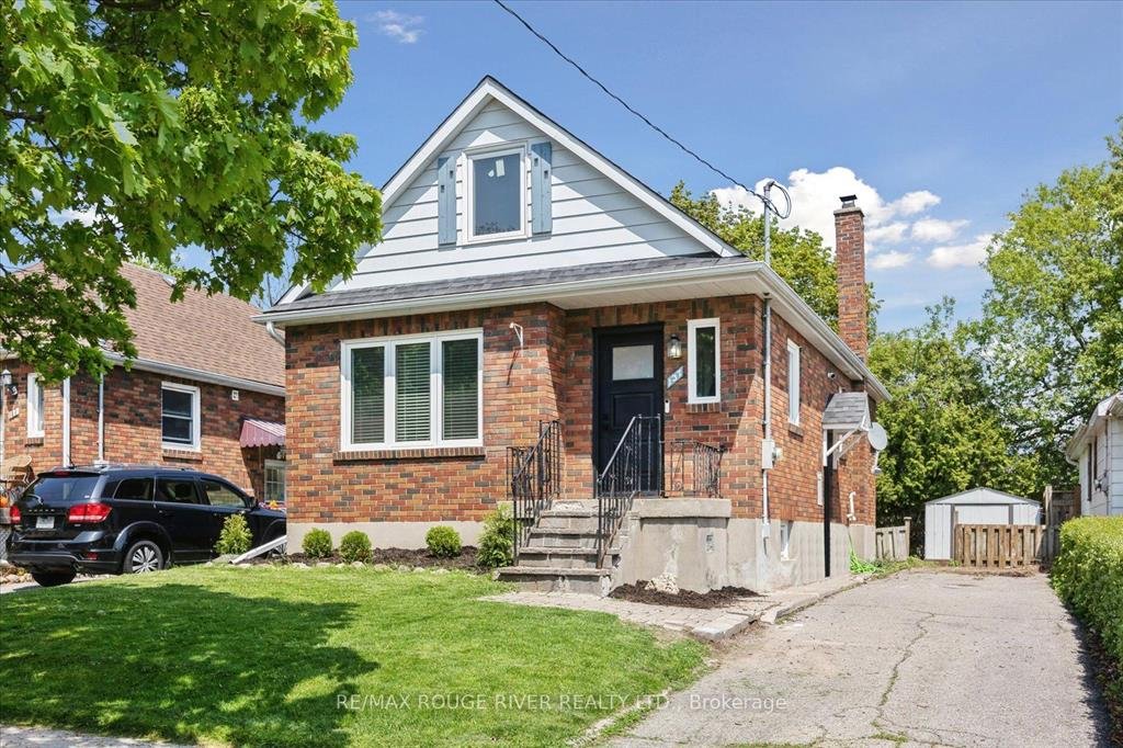 Power of sale property in Oshawa: 137 Patricia Avenue Oshawa, ON L1G 5X9