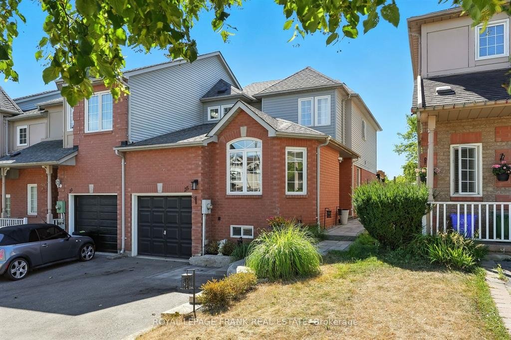 Power of sale property in Clarington: 25 Trewin Lane Clarington, ON L1C 4W9