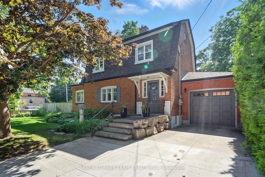 Power of sale property in Whitby: 318 Centre Street S Whitby, ON L1N 4V9