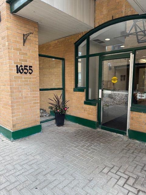 Power of sale property in Pickering: 1655 Pickering Parkway #406 Pickering, ON L1V 6L3