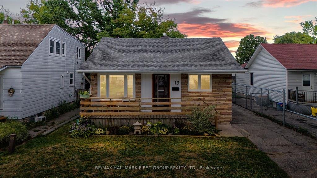 Power of sale property in Ajax: 13 Elgin Street Ajax, ON L1S 1W9