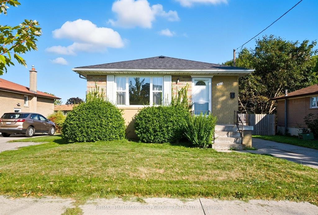 Power of sale property in Oshawa: 1425 Evangeline Drive Oshawa, ON L1J 3S8