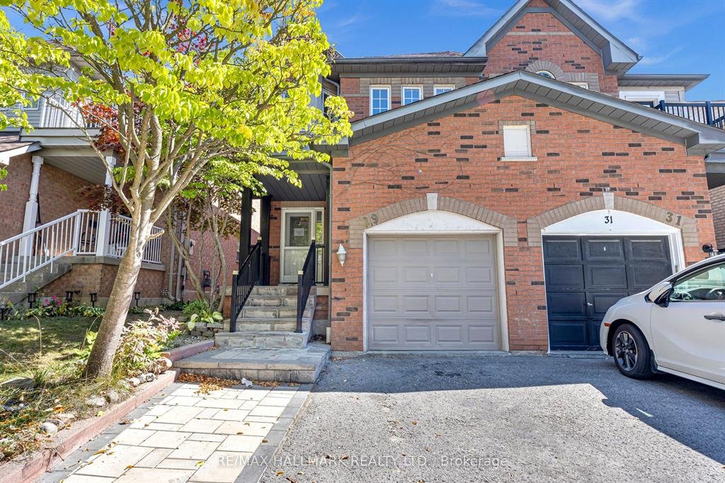 Power of sale property in Ajax: 29 Hemans Court Ajax, ON L1T 4B9