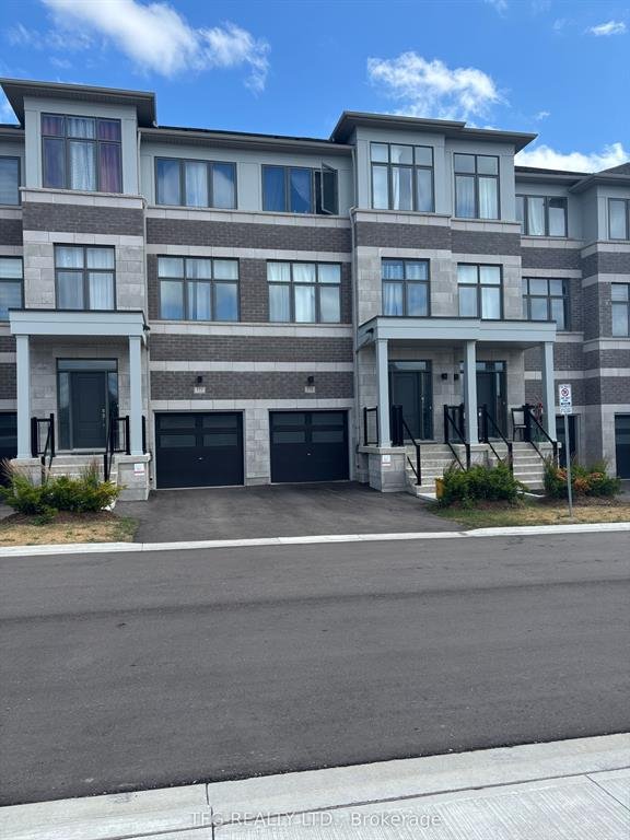 Power of sale property in Oshawa: 775 Chinook Path Oshawa, ON L1H 0A7