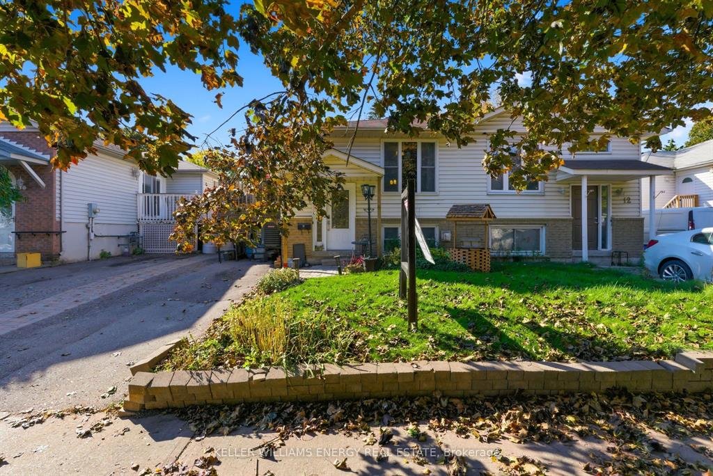 Power of sale property in Clarington: 10 Lockhart Gate Clarington, ON L1C 4L1