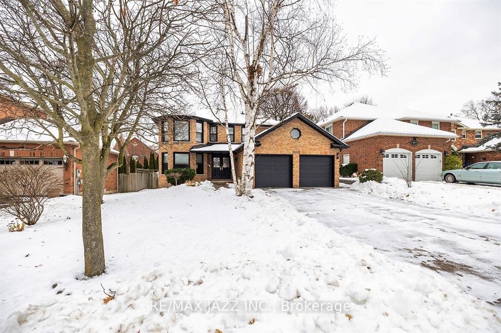 1002 Riverview Crescent Pickering, ON L1V 4M5